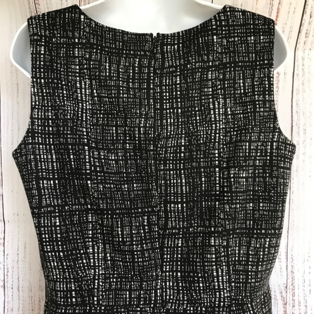 Calvin Klein Women’s Black & White Geometric Sleeveless Dress - Picture 11 of 14